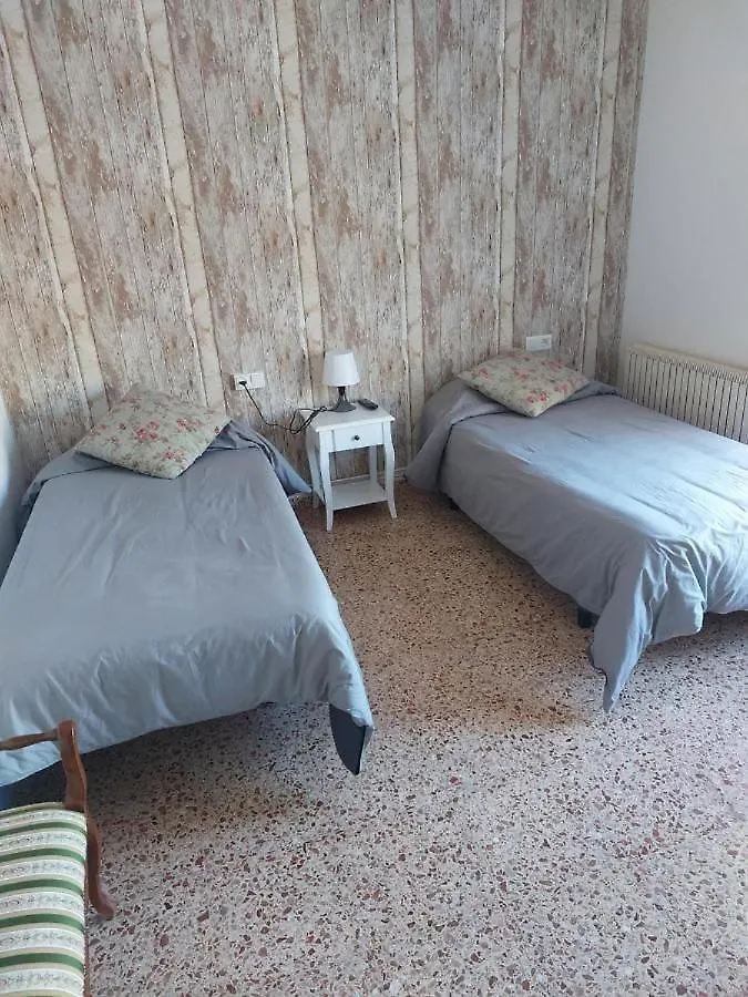 بيت ضيافة Hostal Braseria Missamaroi Tivissa